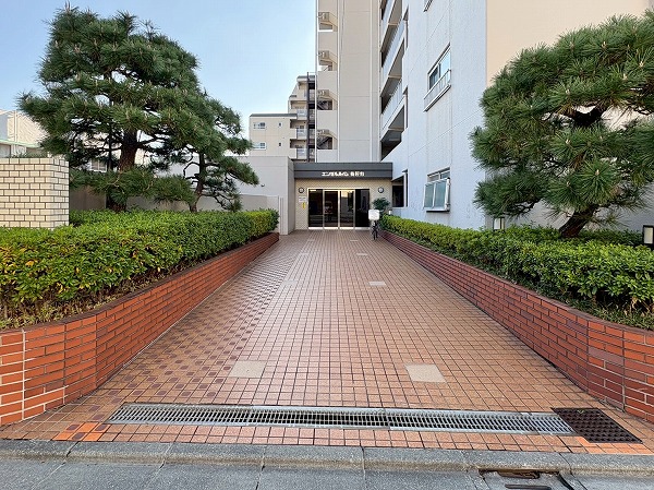 エンゼルハイム梅屋敷　アプローチ