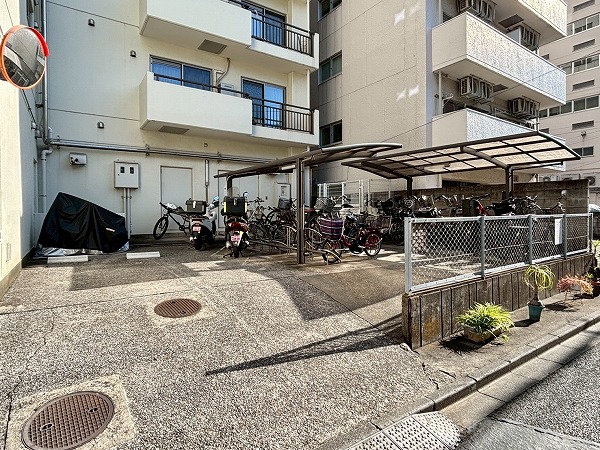 サンビューハイツ音羽　車両置き場