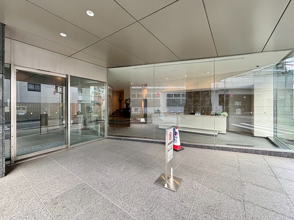 プレミスト赤坂檜町公園　アプローチ