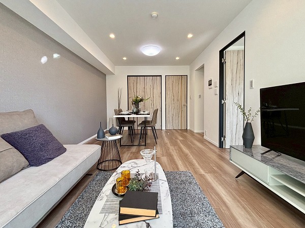 ヒルズ目白台_南西向きのリビングダイニングキッチンの写真 