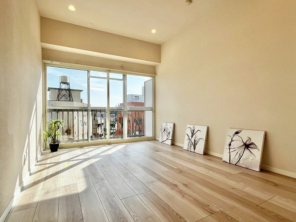 碑文谷寿マンション_日当たりのいい洋室の写真