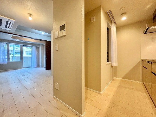 プレミスト赤坂檜町公園_リビングダイニングキッチンの写真