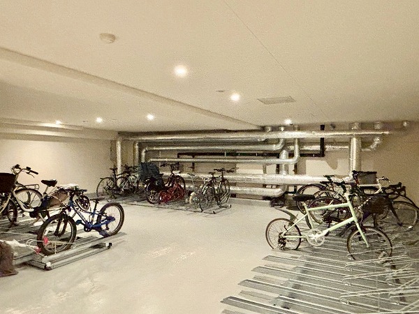 プレミスト赤坂檜町公園　駐輪場