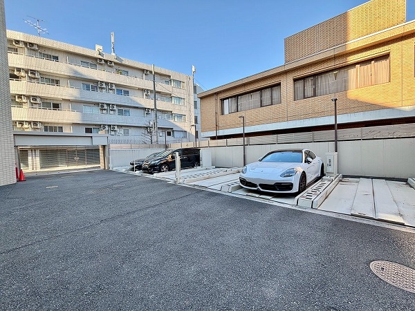 ヒルズ目白台　駐車場