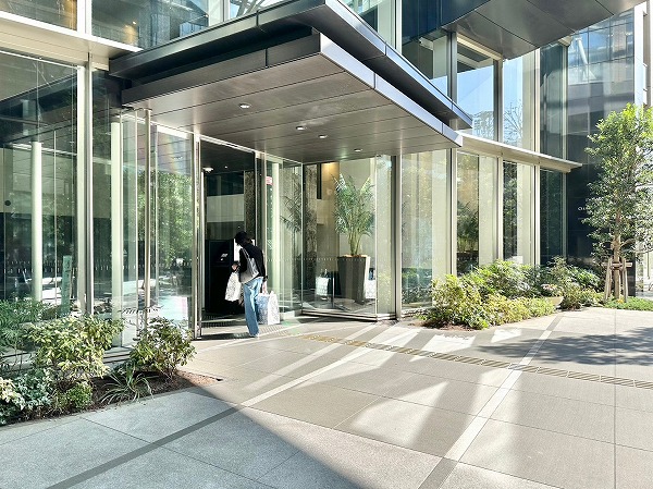 大崎ウエストシティタワーズE棟　アプローチ