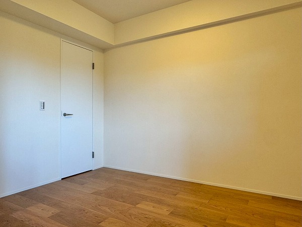 プラウド成城_約5帖の洋室の写真2 