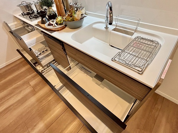 ヒルズ目白台_キッチン台下収納の写真 