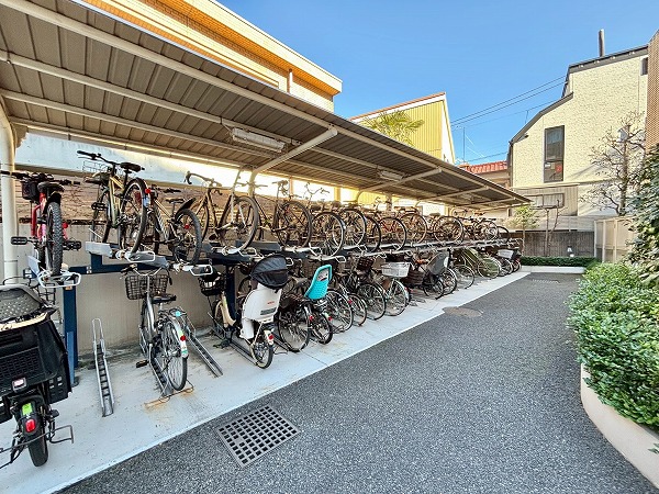 ヒルズ目白台　駐輪場