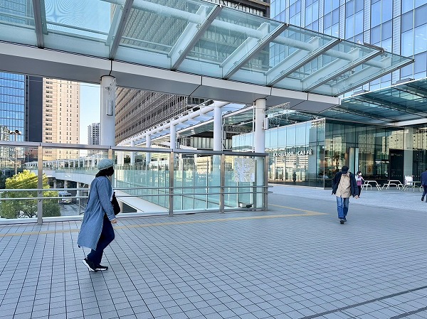 ペデストリアンデッキ