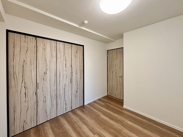 ヒルズ目白台_クローゼット付きの洋室の写真 