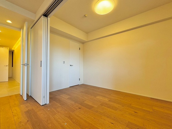 プラウド成城_約5帖の洋室の写真1 