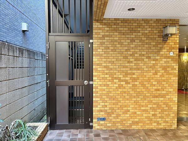 ライオンズマンション西蒲田　外階段