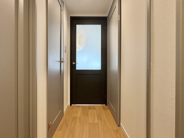 リーベスト上池台_LDKに続く廊下の写真