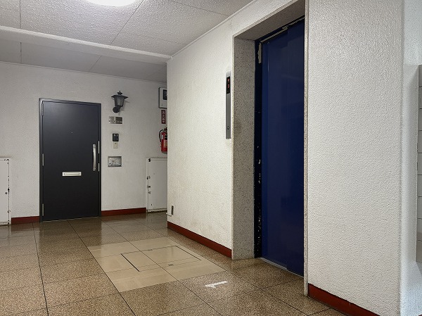 秀和第二奥沢レジデンス　エレベーター前