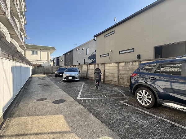 秀和第二奥沢レジデンス　駐車場