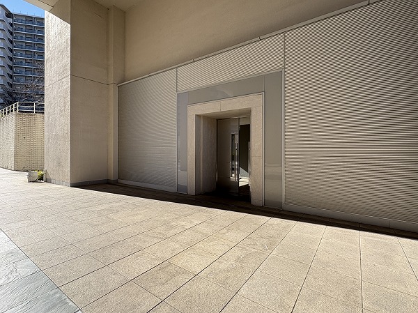 東京サーハウスガーデンポート　アプローチ