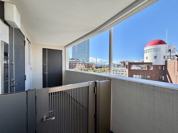 恵比寿ブルーメ_玄関ポーチの写真