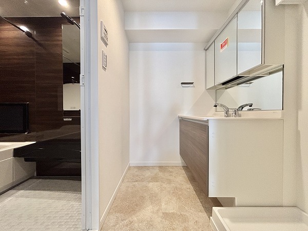 恵比寿ブルーメ_清潔感のあるサニタリールームの写真