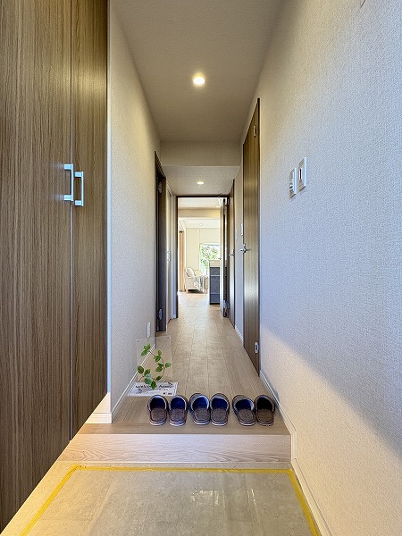 三井馬事公苑南ハイツ_室内廊下の写真
