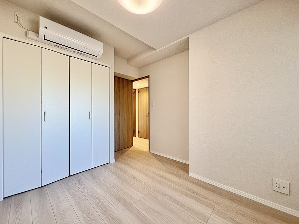 三井馬事公苑南ハイツ_独立した洋室の写真