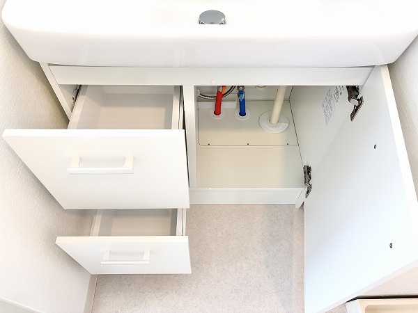 ライオンズマンション松原第2_洗面台下の収納の写真 