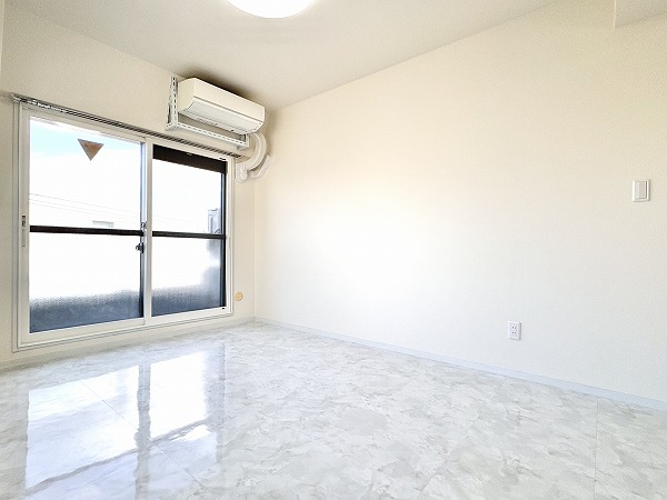 ライオンズマンション松原第2_風通しの良いリビングダイニングキッチンの写真 