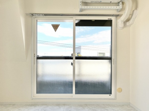 ライオンズマンション松原第2_リビングダイニング窓の写真3 