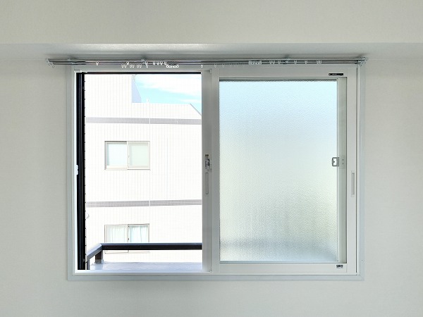 ライオンズマンション松原第2_リビングダイニング窓の写真2 