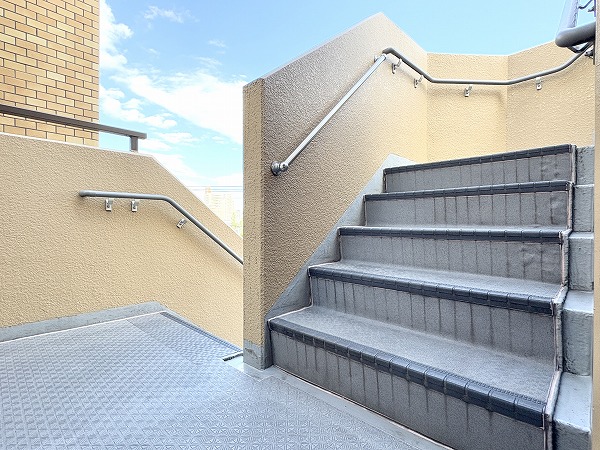 ライオンズマンション松原第2 外階段