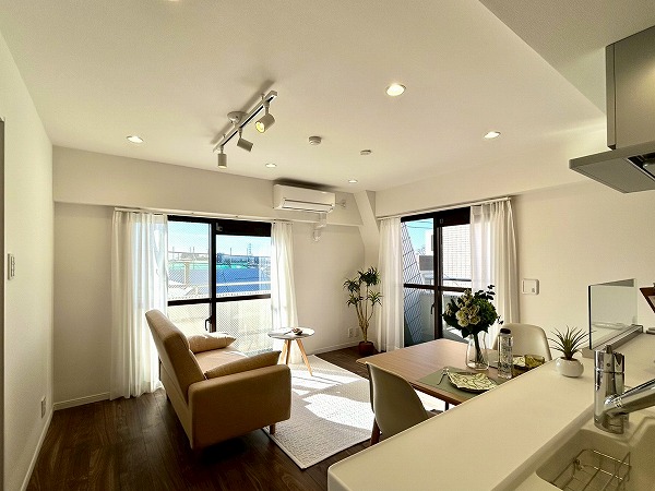 ベルハイム西荻第3_日当たり良好なリビングダイニングキッチンの写真