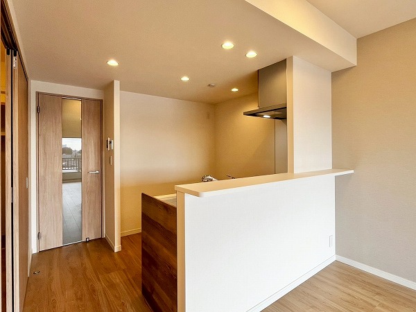 自由が丘ハイタウン_セミオープンキッチンの写真