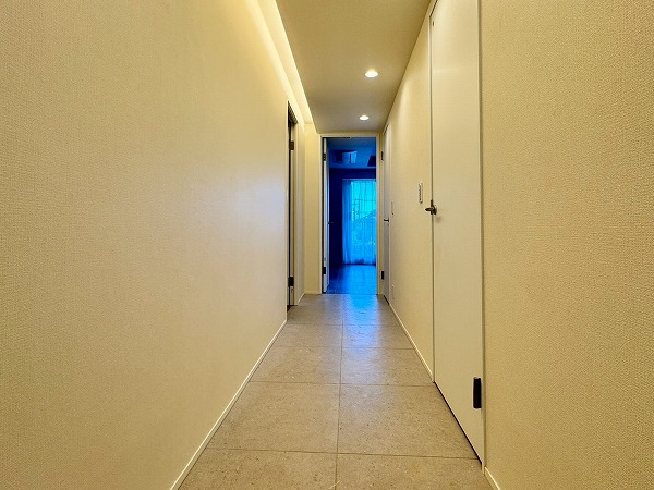 プラウド成城_廊下の写真 