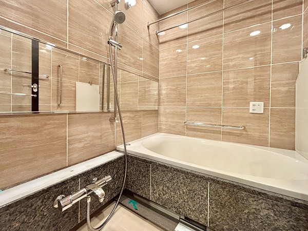 プレミスト赤坂檜町公園_ホテルライクなバスルームの写真