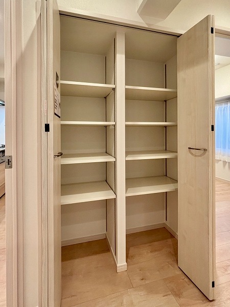 飯田橋第二パークファミリア_廊下収納の写真