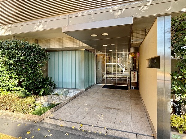 ヒルズ目白台　メインエントランス