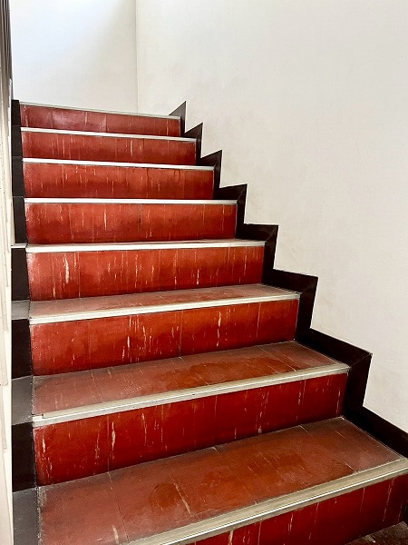 碑文谷寿マンション　内階段