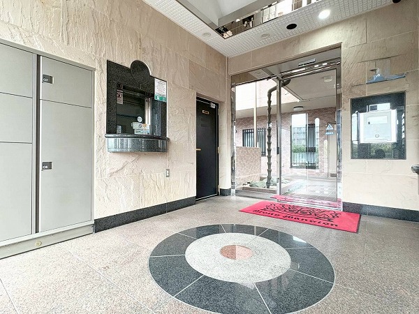 ライオンズガーデン上北沢　エントランス