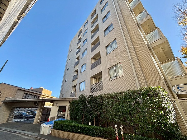 ヒルズ目白台　外観　横から