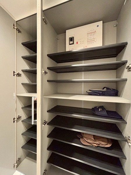 ヒルズ目白台_玄関収納の写真 