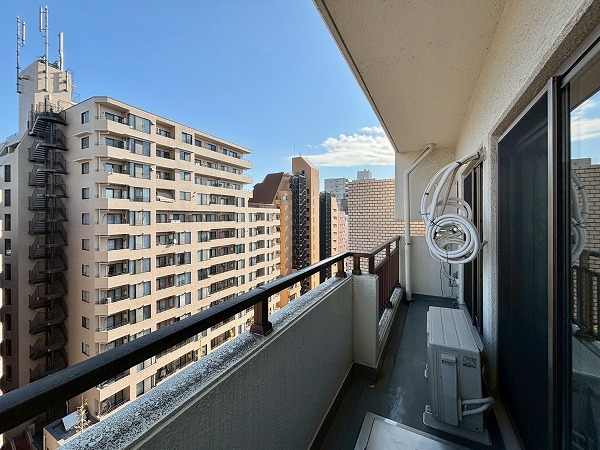 サンビューハイツ音羽_コンパクトなバルコニーの写真