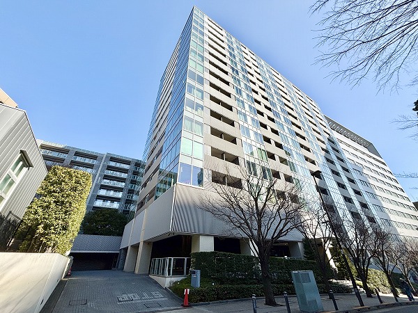 パークコート神宮前　外観1