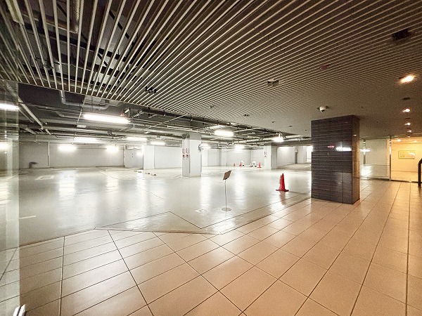 パークコート神宮前　駐車場