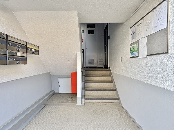 上野毛リッツハウス C館 共用階段