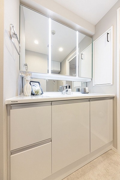 カインドステージ四谷三丁目_洗面化粧台の写真