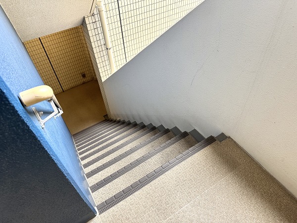 ライフレビュー久が原　階段