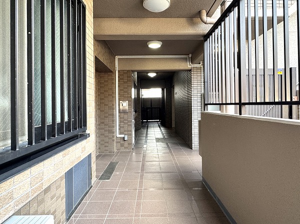 コスモ千鳥町エクセラ　外廊下