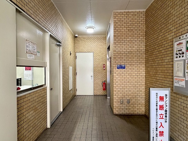 ベルメゾン鷹番　エントランス