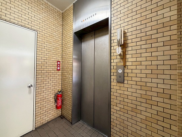 ベルメゾン鷹番　エレベーター