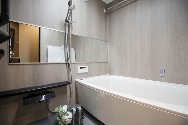 大崎ウエストシティタワーズE棟_清潔感があるバスルームの写真
