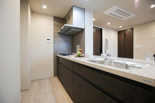 大崎ウエストシティタワーズE棟_使いやすそうなキッチンの写真